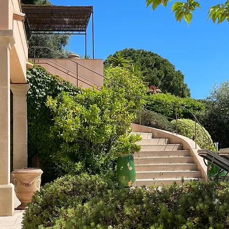 Magnifique Avec Vue De Rêve Golfe De St Tropez Grimaud