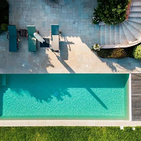 Maelvi Villa
