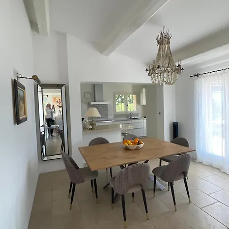 Maelvi Villa